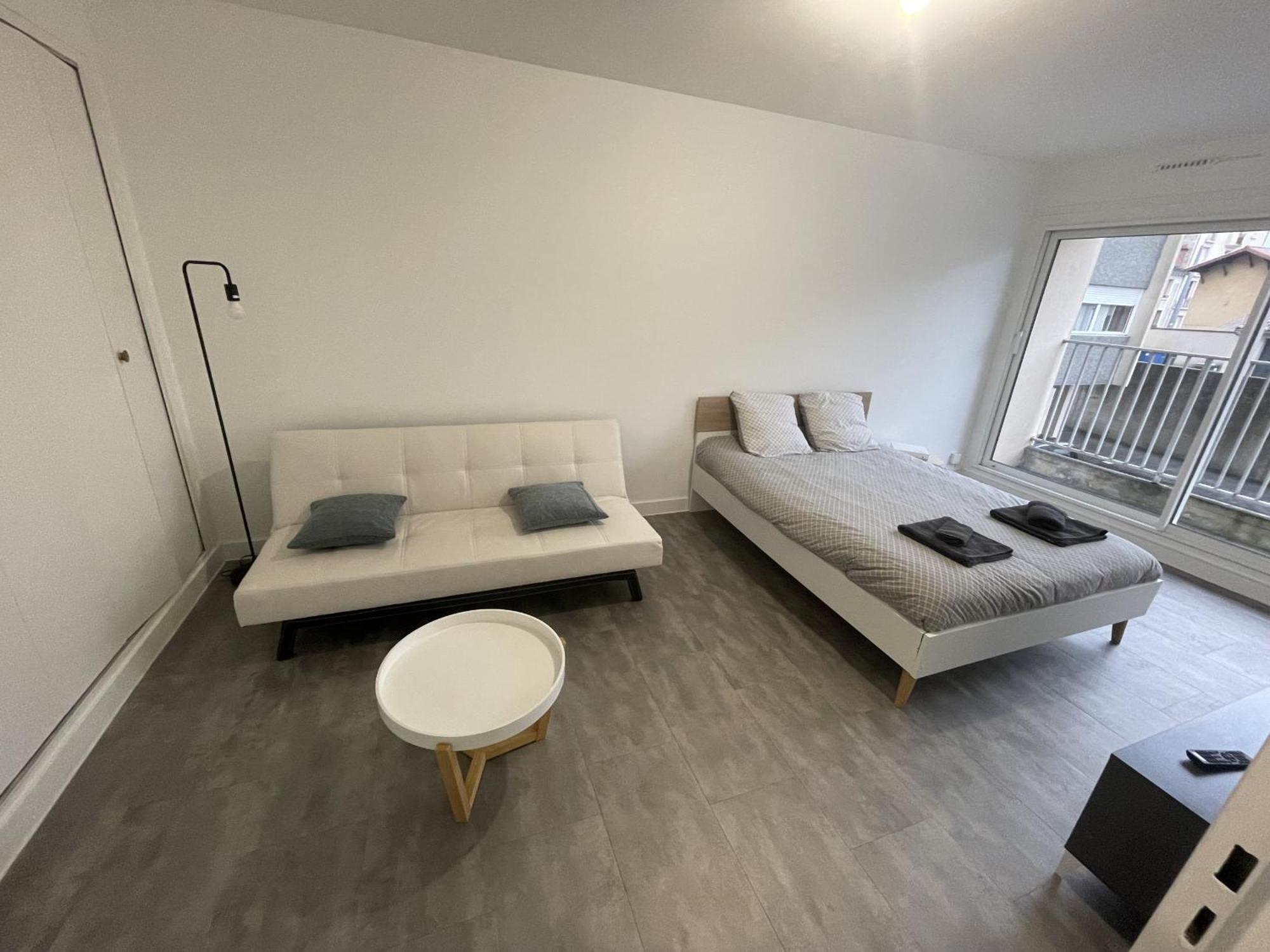 Logement Neuf A Proximite Du Centre Ville Avec Parking Limoges Exterior foto